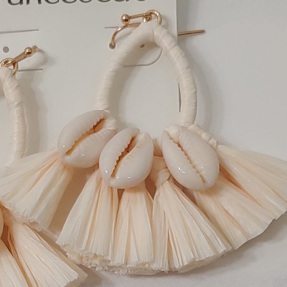 Earings - Francesca's Raffia Earrings - Picture 3 of 3